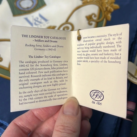 V&A Museum NWT The Lindner Toy Catalogue "Soldiers and Drums" 100% Silk Scarf - Picture 4 of 11